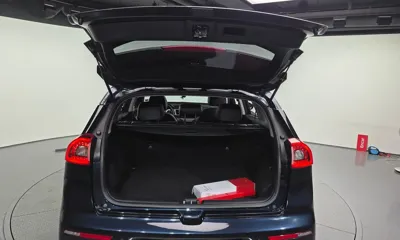 Kia Niro 2017, 135003 км, за 8270.97 USD - фото 20