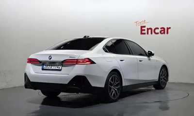 BMW 5-Series 2025, 14343 км, за 42935.24 USD