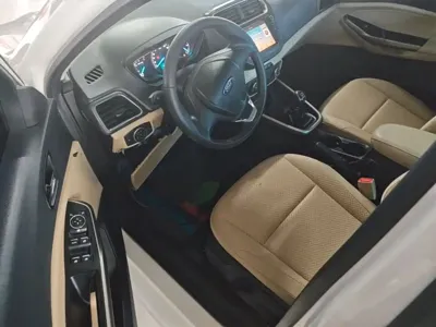 Ford Escort 2017, 80600 км, за 2839.08 USD - фото 16