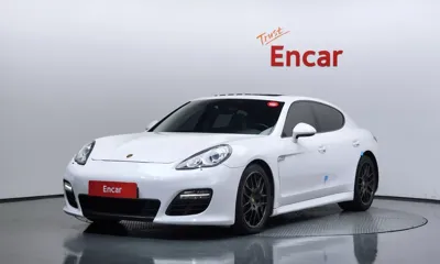 Porsche Panamera · 2012 год