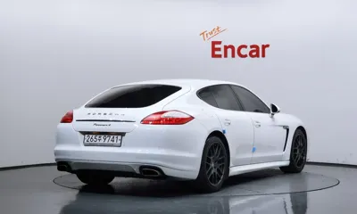 Porsche Panamera 2012, 96779 км, за 11661.24 USD