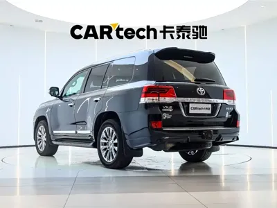 Toyota Land Cruiser 2019, 118000 км, за 101234.06 USD - фото 6