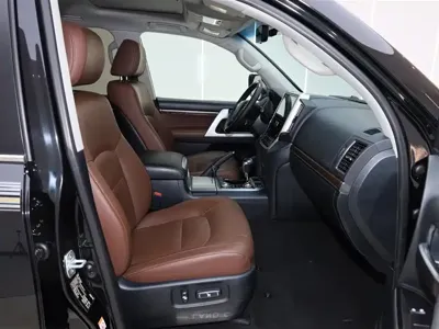 Toyota Land Cruiser 2019, 118000 км, за 101234.06 USD - фото 11