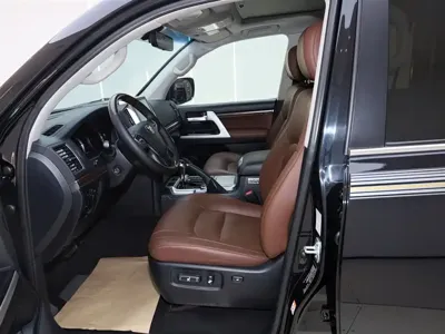 Toyota Land Cruiser 2019, 118000 км, за 101234.06 USD - фото 14