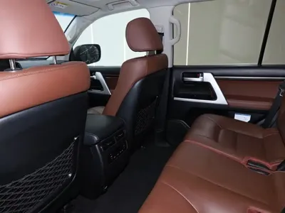 Toyota Land Cruiser 2019, 118000 км, за 101234.06 USD - фото 16