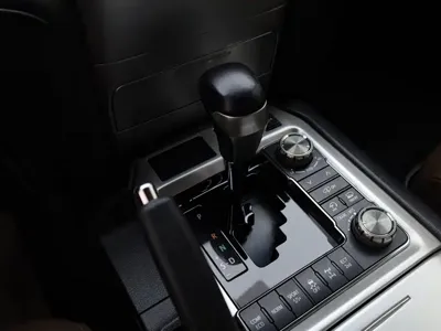 Toyota Land Cruiser 2019, 118000 км, за 101234.06 USD - фото 24