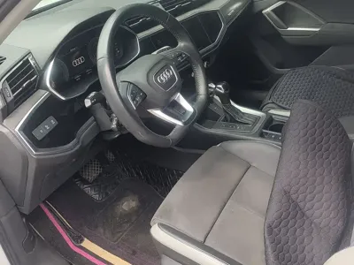 Audi Q3 2022, 47600 км, за 23807.66 USD