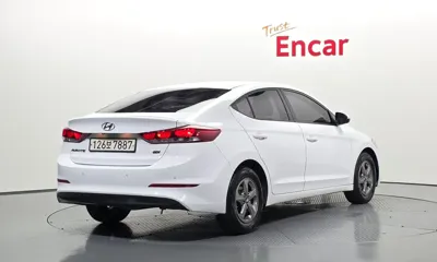Hyundai Avante 2017, 89952 км, за 5822.5 USD