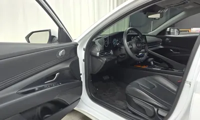 Hyundai Avante 2024, 27560 км, за 17226.8 USD - фото 10