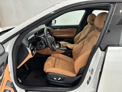 BMW 6 Series GT 2024, 30900 км, за 44238.23 USD - фото 14