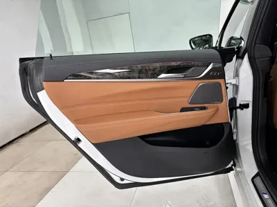 BMW 6 Series GT 2024, 30900 км, за 44238.23 USD - фото 24