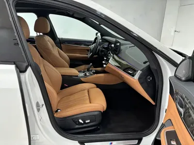 BMW 6 Series GT 2024, 30900 км, за 44238.23 USD - фото 29