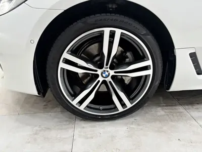 BMW 6 Series GT 2024, 30900 км, за 44238.23 USD - фото 35