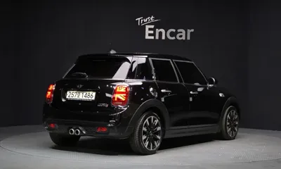 MINI Cooper 2020, 17107 км, за 15520.32 USD