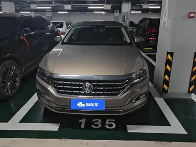 Volkswagen Passat 2019, 63500 км, за 12247.41 USD
