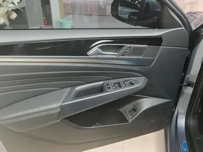 Volkswagen Passat 2021, 95000 км, за 12036.26 USD