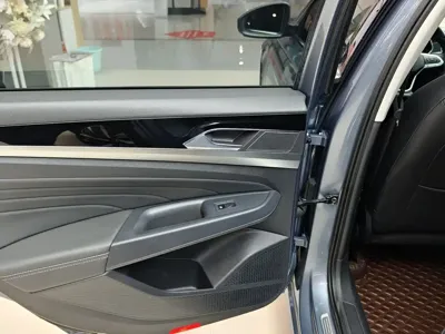 Volkswagen Passat 2021, 95000 км, за 12070.34 USD - фото 8
