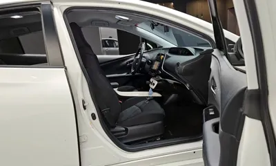 Toyota Prius 2016, 88145 км, за 9448.3 USD - фото 11