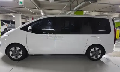 Hyundai Staria 2025, 10000 км, за 18508.74 USD
