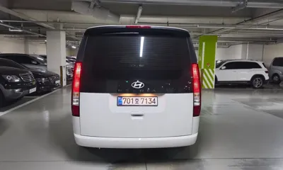 Hyundai Staria 2025, 10000 км, за 18508.74 USD