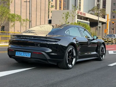 Porsche Taycan 2025, 14000 км, за 0 USD
