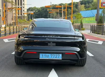 Porsche Taycan 2025, 14000 км, за 0 USD