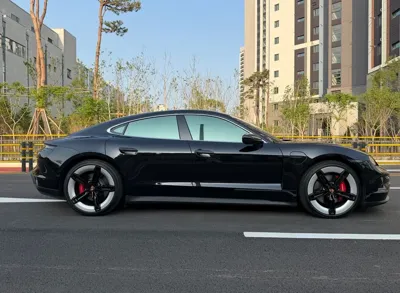Porsche Taycan 2025, 14000 км, за 0 USD - фото 6