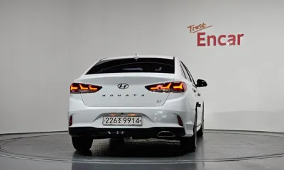 Hyundai Sonata 2018, 80059 км, за 6892.48 USD
