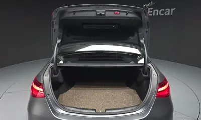 Mercedes-Benz C-Class 2023, 47886 км, за 28160.69 USD - фото 20