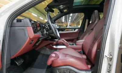 Porsche Cayenne 2024, 20000 км, за 99438.38 USD