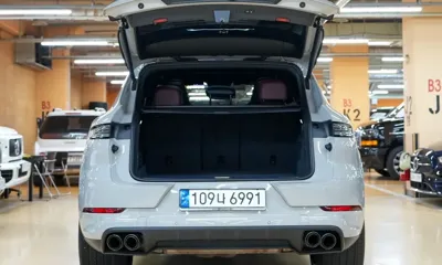 Porsche Cayenne 2024, 20000 км, за 99438.38 USD - фото 17