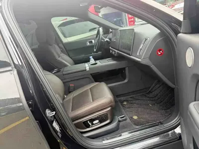 Li Auto Li L9 2023, 61000 км, за 36770.77 USD