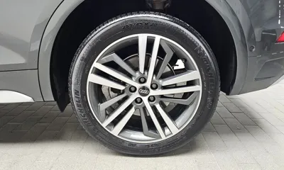 Audi Q5 2022, 53742 км, за 26362.73 USD