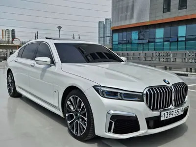 BMW 7-Series · 2020 год