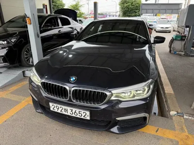 BMW 5-Series · 2019 год