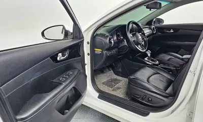 Kia K3 2021, 52597 км, за 10439.38 USD - фото 10