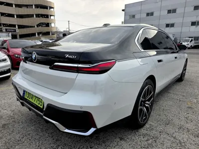 BMW 7-Series 2023, 52066 км, за 70207.35 USD