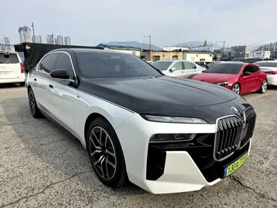 BMW 7-Series 2023, 52066 км, за 70207.35 USD