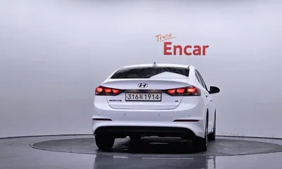 Hyundai Avante 2018, 92419 км, за 7557.01 USD