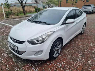 Hyundai Avante 2012, 181304 км, за 2330.31 USD