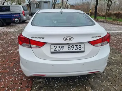 Hyundai Avante 2012, 181304 км, за 2330.31 USD