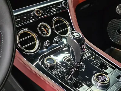 Bentley Continental 2023, 9000 км, за 182327.2 USD - фото 9