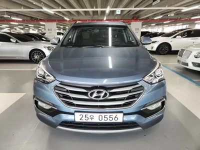 Hyundai Santafe 2016, 100000 км, за 7361.57 USD