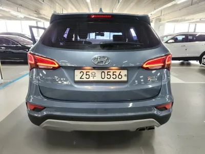 Hyundai Santafe 2016, 100000 км, за 7361.57 USD