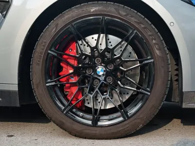 BMW M4 2025, 7000 км, за 129191.14 USD - фото 8