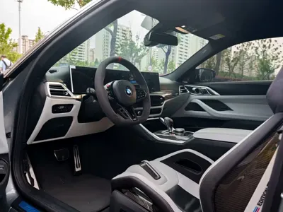 BMW M4 2025, 7000 км, за 129191.14 USD - фото 9