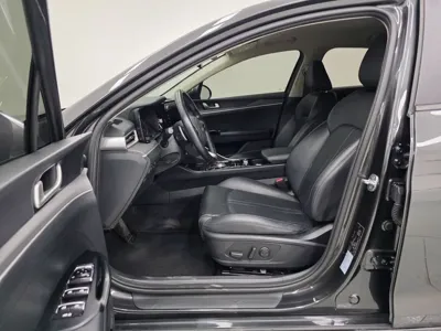 Kia K5 2022, 87839 км, за 8703.59 USD - фото 9