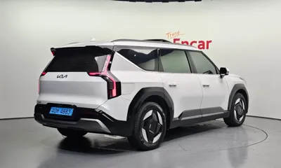 Kia EV9 2024, 66620 км, за 36988.87 USD
