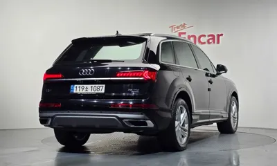 Audi Q7 2021, 78170 км, за 33583.08 USD