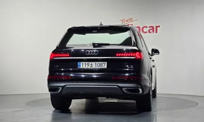 Audi Q7 2021, 78170 км, за 33583.08 USD